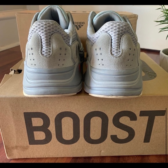 Yeezy boost 700 INERTIA - Picture 5 of 6